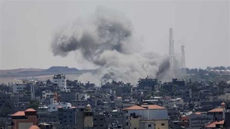 Live updates | Israel says troops push deeper into Gaza City as Palestinians flee to the south